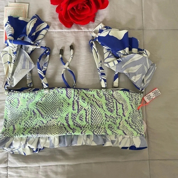 Maaji ruffle reversible bikini top - Picture 9 of 14